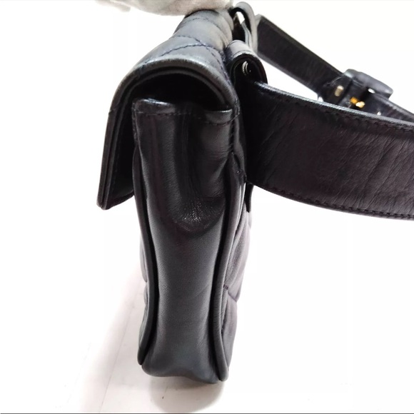 Chanel Leather Waist Bag Black - Picture 4 of 14